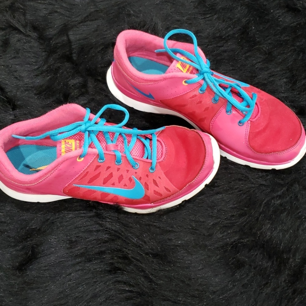NIKE TRAINING shoes pink blue size 11